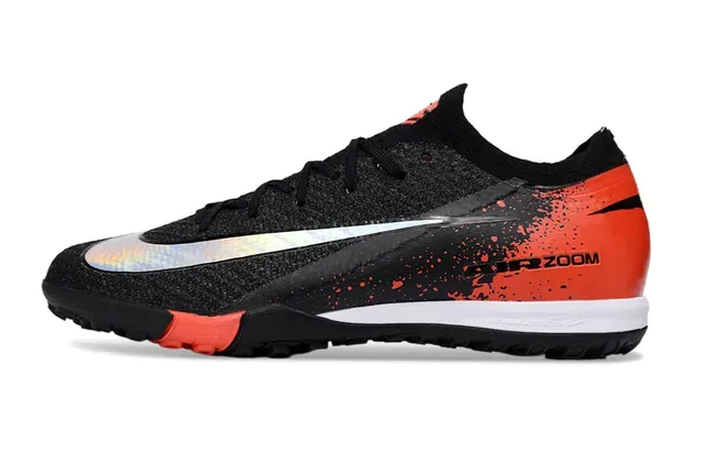 Nike أحذية كرة القدم باللون الأسود والبرتقالي مع upper من التنجيل وكعب turf 8