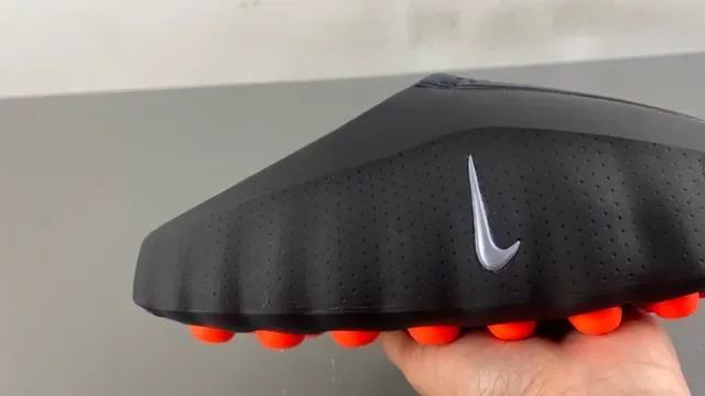 Nike 黑色橙色 透气鞋面 无鞋带 运动鞋 4