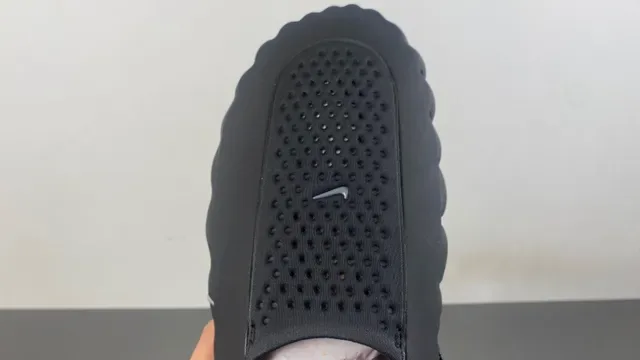 Nike 黑色橙色 透气鞋面 无鞋带 运动鞋 6