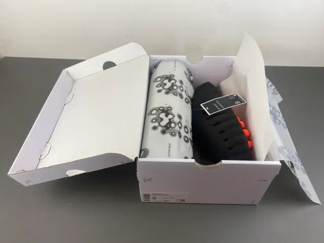 Nike 黑色橙色 透气鞋面 无鞋带 运动鞋 14