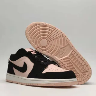 Nike أسود ووردي بانيل جلد و سويد أحذية رياضية منخفضة