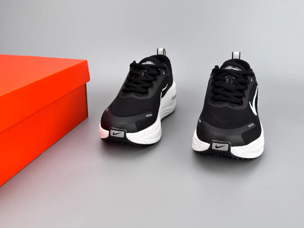 Nike Black White Engineered Mesh Upper Sculpted ZoomX Midsole Running Shoes 3