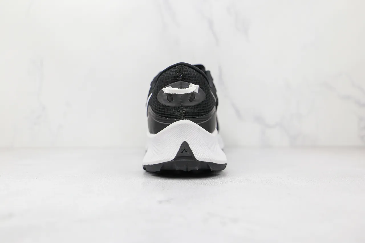 Nike Black White Mesh Upper Sculpted Midsole Running Shoes 2