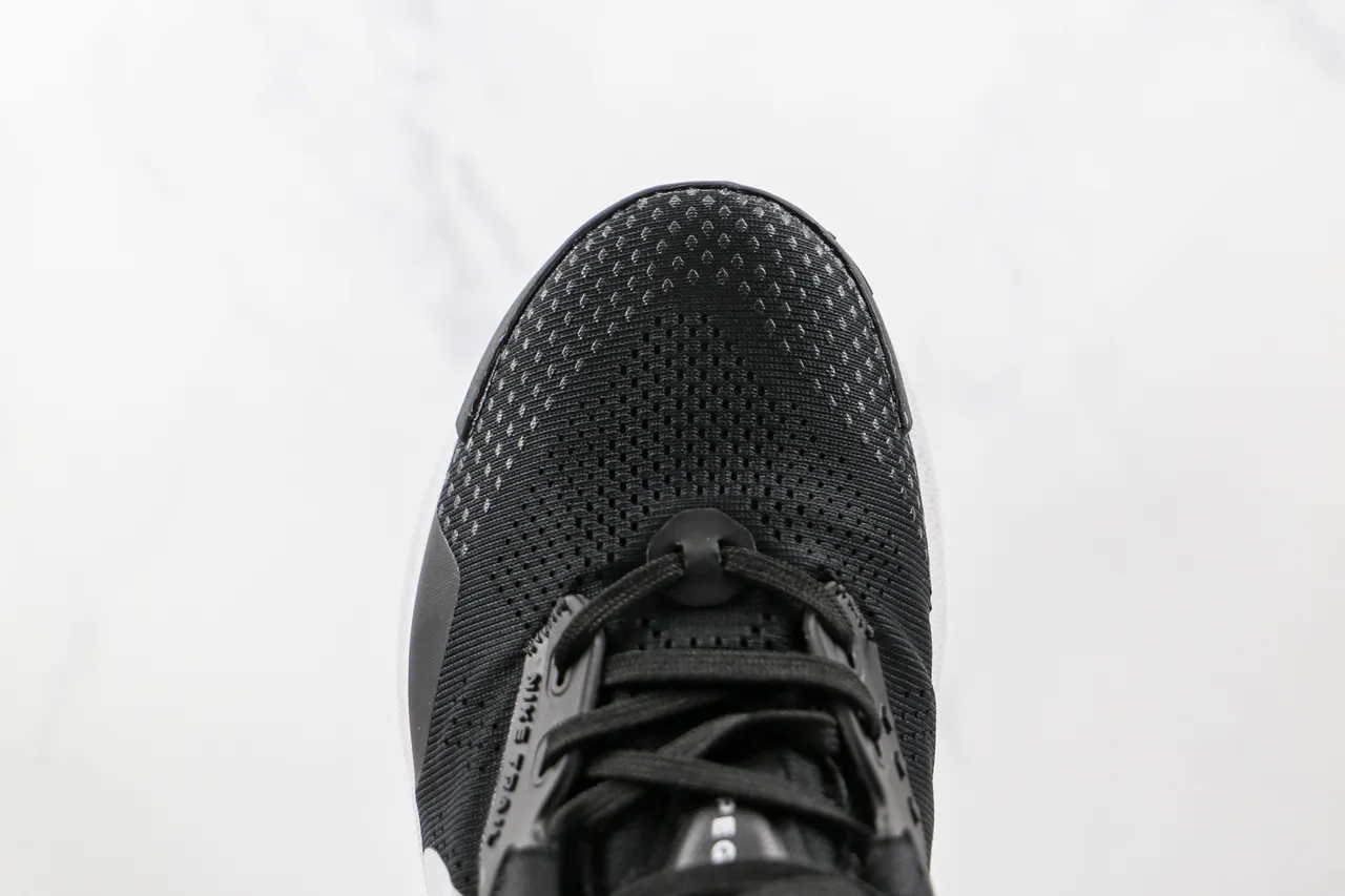 Nike Black White Mesh Upper Sculpted Midsole Running Shoes 5