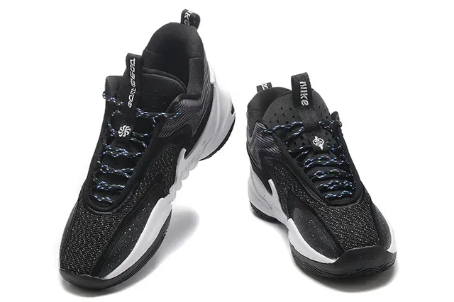 Nike Chaussures de Basketball en Bleu et Orange avec Upper en Knit et Mesh Midsole Sculptée Ondulée 12
