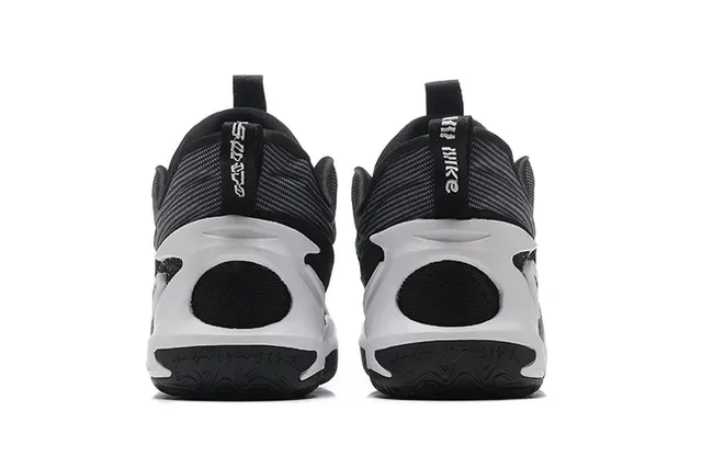 Nike Chaussures de Basketball en Bleu et Orange avec Upper en Knit et Mesh Midsole Sculptée Ondulée 13