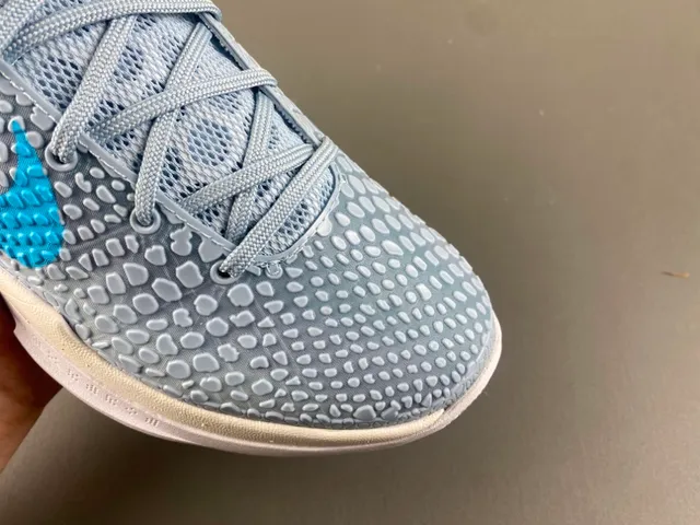 Nike Bleu Blanc Haut Texturé Pebble Upper Chaussures de Basketball 2