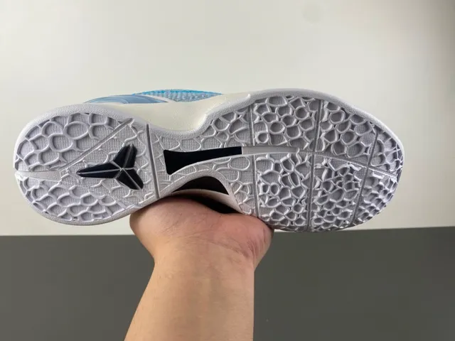 Nike Bleu Blanc Haut Texturé Pebble Upper Chaussures de Basketball 10