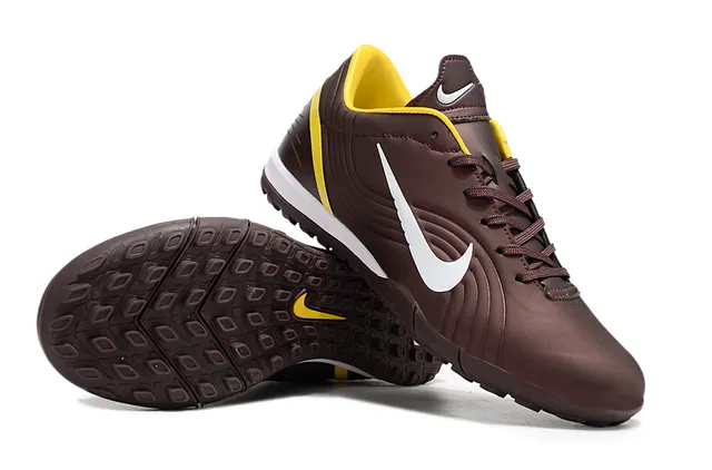 Nike Marrón Amarillo Zapatos de fútbol indoor de corte bajo con parte superior sintética y paneles texturizados con ribete 2