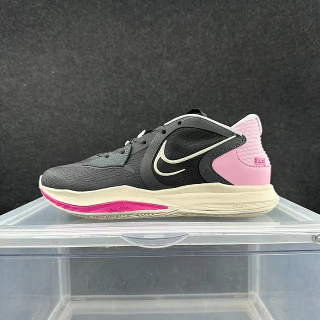 Nike Cosmic Unity Black Pink Low-Top Tênis de basquete 2