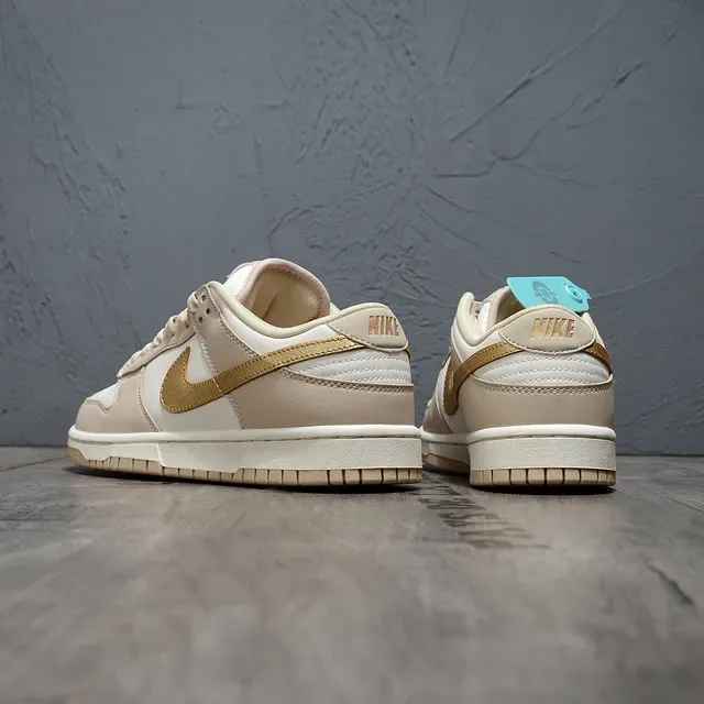 Nike Dunk Low Beige Dourado Toe Perfurado Tênis Lifestyle 4