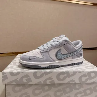Nike Dunk Low CDG x The North Face رمادي فاتح سنيكرز لايف ستايل