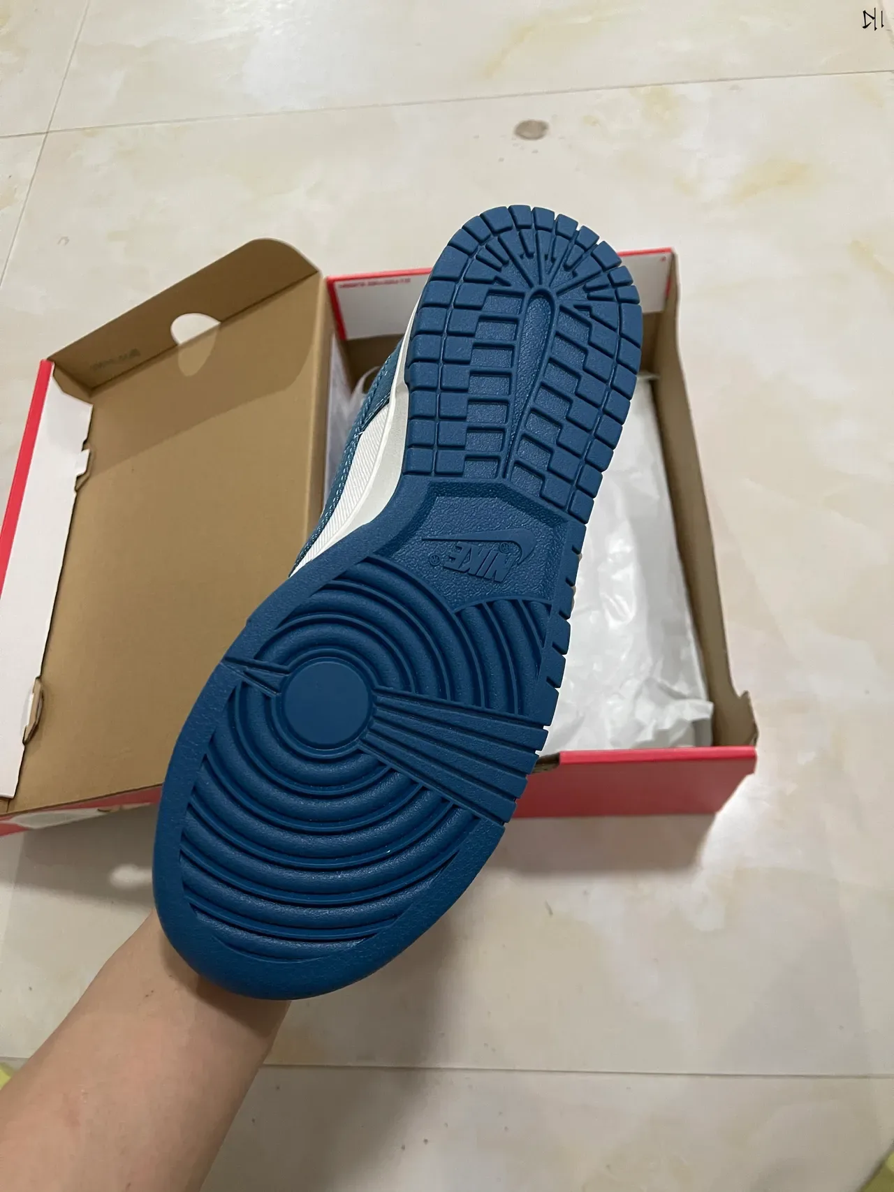 Sneakers Nike Dunk Low Denim Navy et White Lifestyle 6