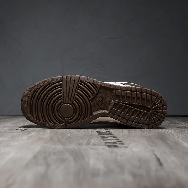 Nike Dunk Low 白棕生活方式运动鞋 5