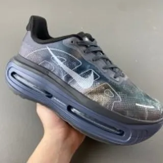 Nike ধূসর নীল মিডসোল ইরিডেসেন্ট প্রিন্টেড ওভারলে চাঙ্কি স্নিকার