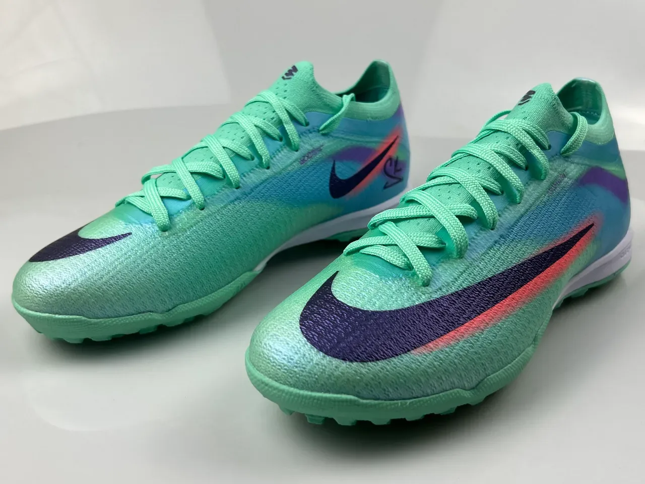 Nike Vert Bleu Chaussures de Football Turf Tige Tricot Texturé Col Bas 3