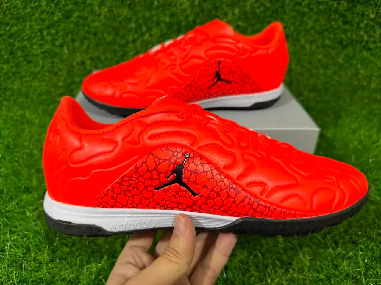 Nike Orange Black Sculpted Synthetic Upper Textured Overlay Pattern Turf Soccer Shoes 7