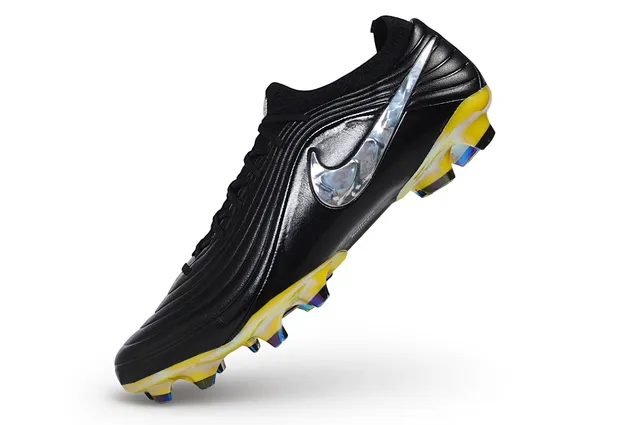 Nike Phantom GT أحذية كرة القدم السوداء والصفراء القزحية للأرض الصلبة 3