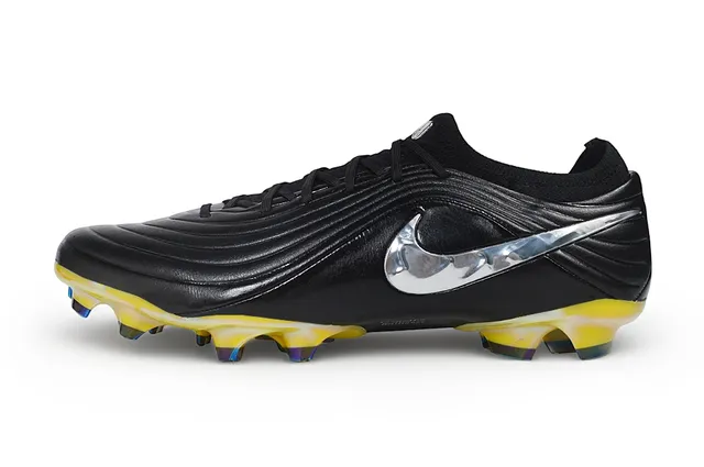 Nike Phantom GT أحذية كرة القدم السوداء والصفراء القزحية للأرض الصلبة 7