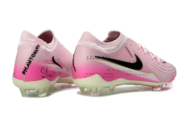 Nike Phantom GT गुलाबी पारदर्शी निट अपर ज्योमेट्रिक Swoosh ओवरले फर्म ग्राउंड फुटबॉल जूते 5