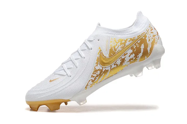 Nike Phantom GT Chaussures de football à empeigne tricot blanc doré, impression de pulvérisation graphique, terrain ferme 5