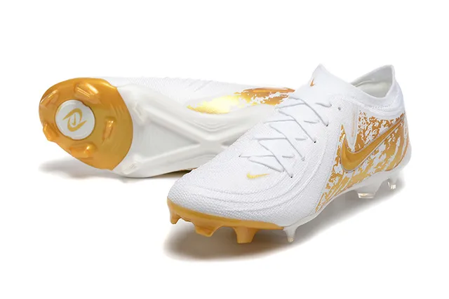 Nike Phantom GT Chaussures de football à empeigne tricot blanc doré, impression de pulvérisation graphique, terrain ferme 7