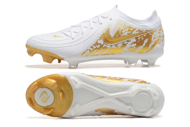 Nike Phantom GT Chaussures de football à empeigne tricot blanc doré, impression de pulvérisation graphique, terrain ferme 9