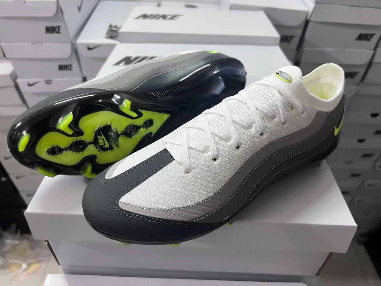 Nike Phantom GT Branco Cinza Baixo Corte Amarração Campo Firme Sapatos de Futebol 9
