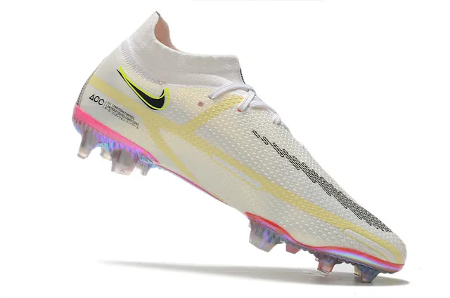 Nike Phantom GT أبيض وردي منخفض القطع مناسب للجوارب الجزء العلوي أرض صلبة أحذية كرة القدم 3