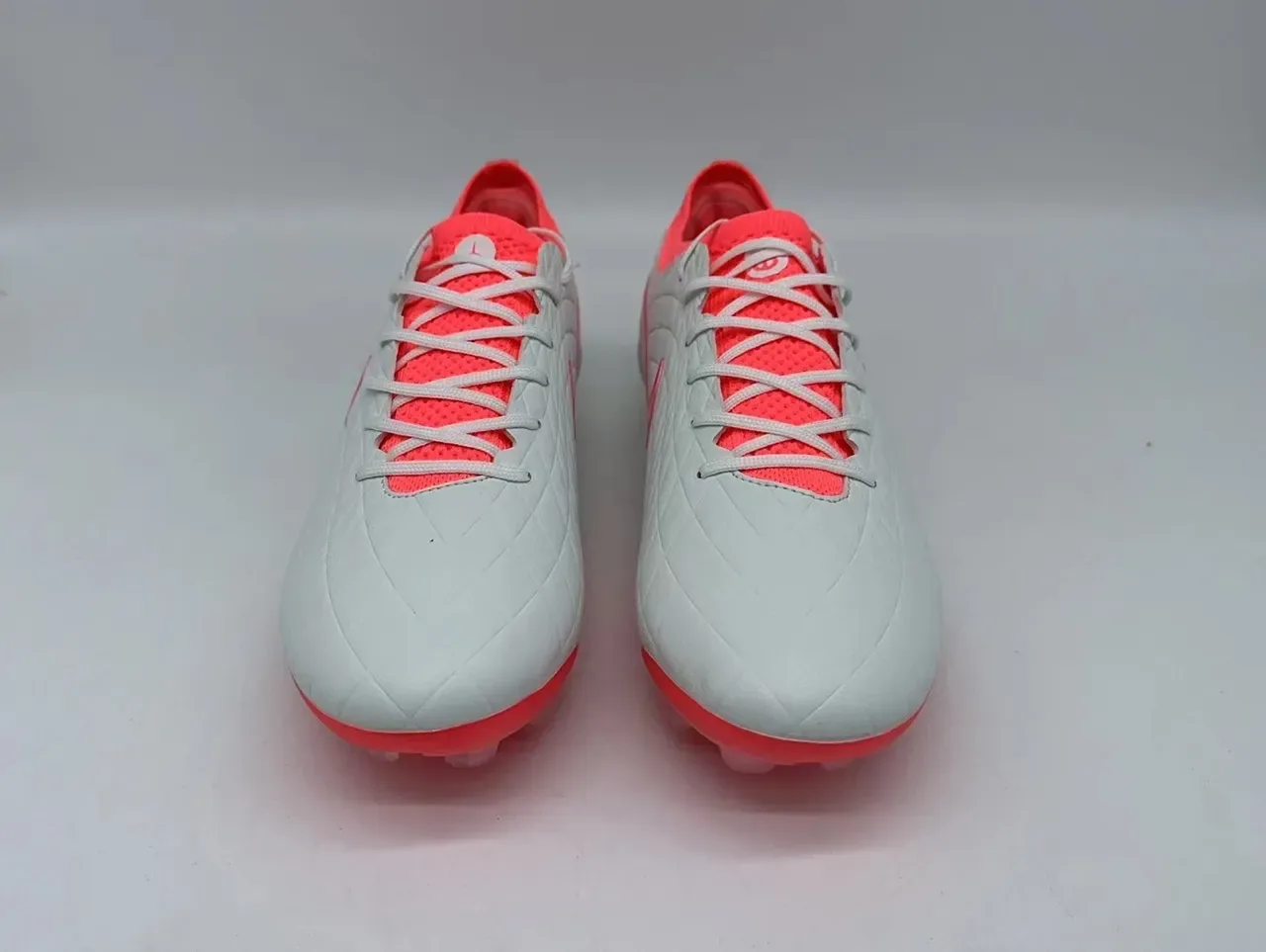 Nike Phantom GT White Pink Quilted Diamond-Textured Upper Firm-Ground Soccer Shoes 4