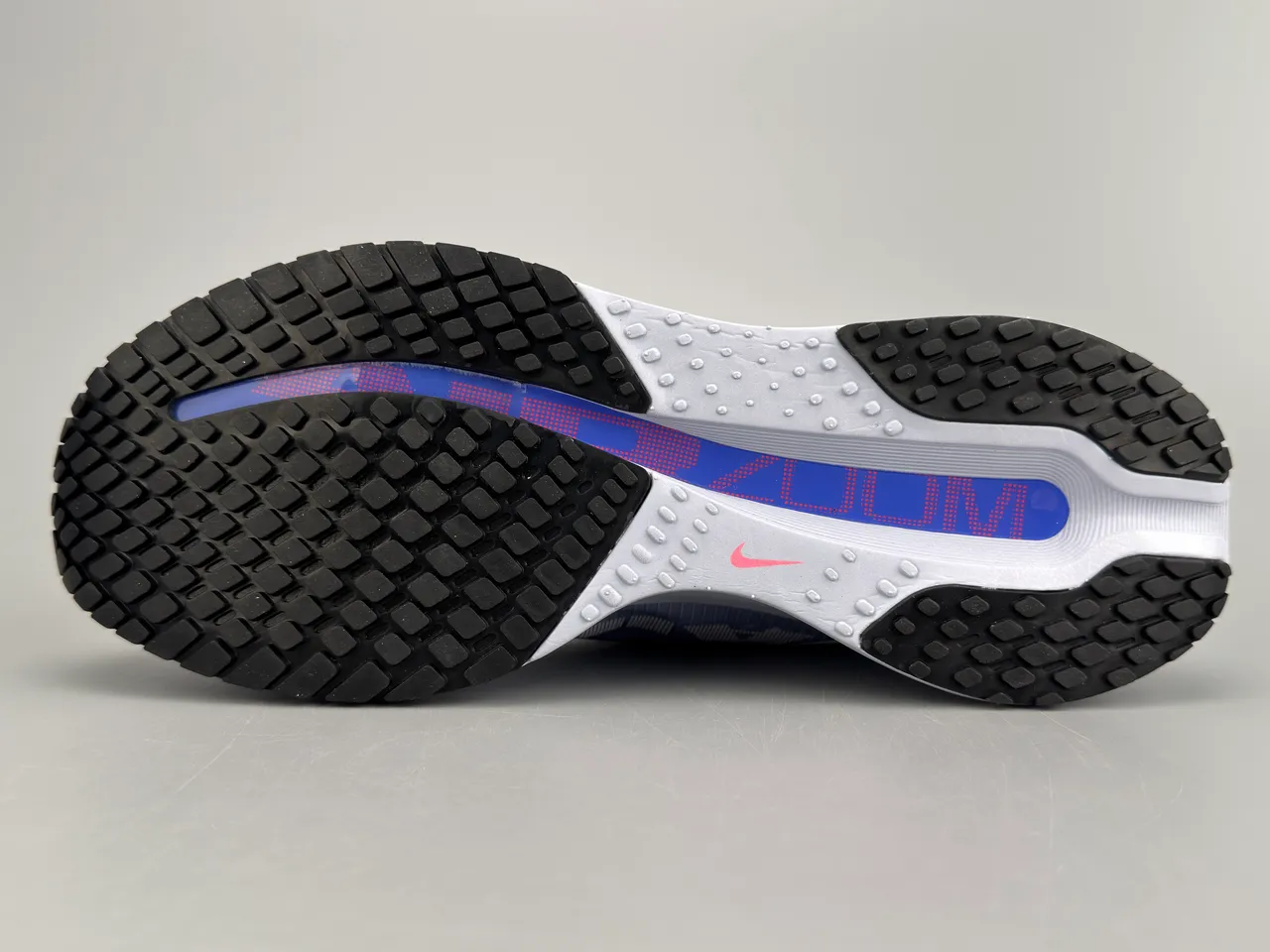 Nike Purple White Engineered Mesh Upper Full-Length Visible Air Zoom Unit Running Shoes 6
