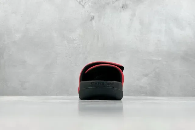 Nike Red Black Single-Strap Ribbed Upper Slippers 5