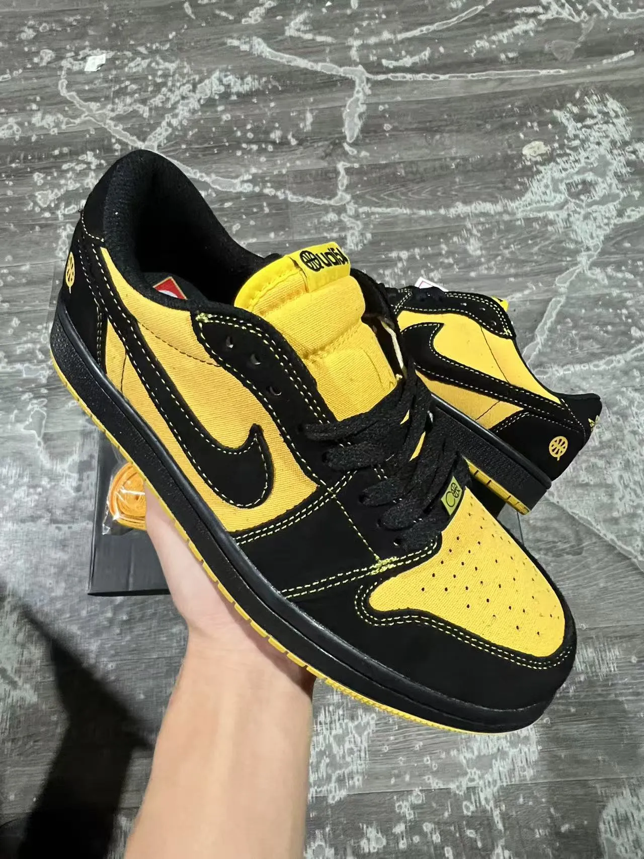 Nike SB Dunk Low Black Yellow Skateboard Shoes 2