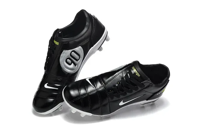 Nike Total 90 III 黑白 硬地足球鞋 2