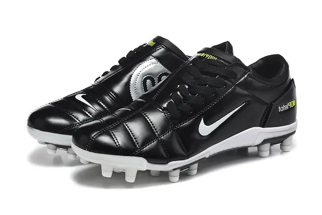Nike Total 90 III 黑白 硬地足球鞋 8