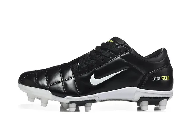 Nike Total 90 III 黑白 硬地足球鞋 10
