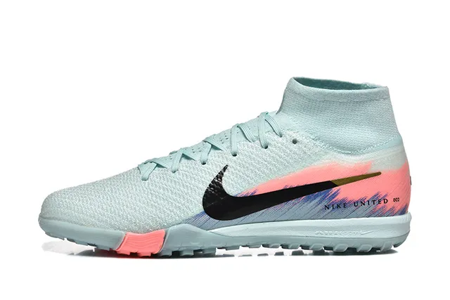Nike United أحذية كرة القدم للعشب الأزرق الوردي مع جوارب نسيجية مع كولار مقطوع متوسط للجزء العلوي 10