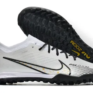 Nike 白黑 Flyknit 鞋面 Swoosh 覆盖 草地 足球鞋