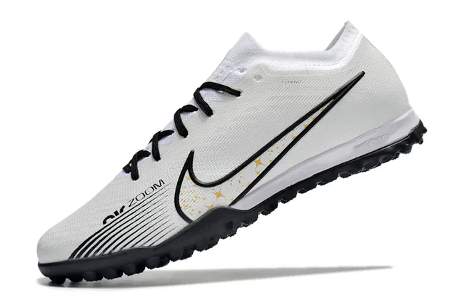 Nike সাদা কালো Flyknit উপরের Swoosh ওভারলে টার্ফ ফুটবল জুতা 3
