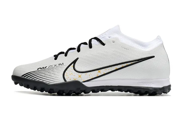 Nike সাদা কালো Flyknit উপরের Swoosh ওভারলে টার্ফ ফুটবল জুতা 7