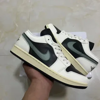 Nike Blanc Noir Basses Cuir Supérieur Lifestyle Sneakers