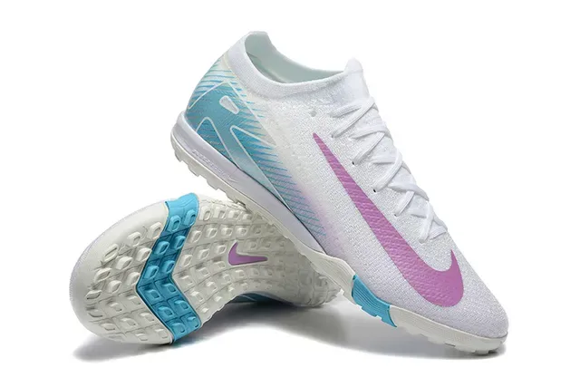 Nike Chuteiras Turf Branco e Azul com Upper em Knit, Overlays Sintéticos Gradient 6