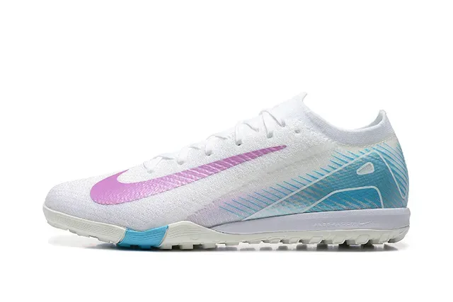 Nike Chuteiras Turf Branco e Azul com Upper em Knit, Overlays Sintéticos Gradient 10