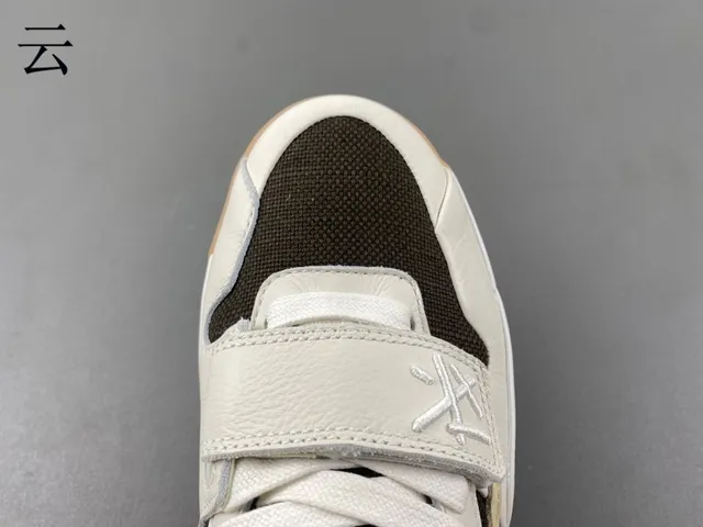 Nike সাদা বাদামী হাই-টপ স্তরযুক্ত লেদার-মেশ উপর বাস্কেটবল জুতো 10