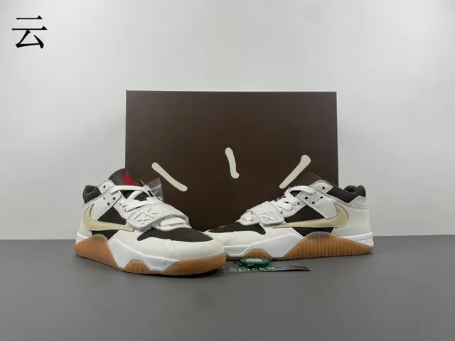 Nike সাদা বাদামী হাই-টপ স্তরযুক্ত লেদার-মেশ উপর বাস্কেটবল জুতো 13