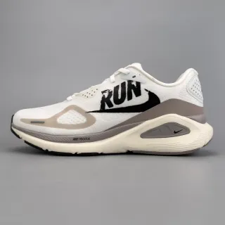 Nike सफेद भूरा इंजीनियर निट अपर बोल्ड ब्लैक 'RUN' ग्राफिक रनिंग शूज
