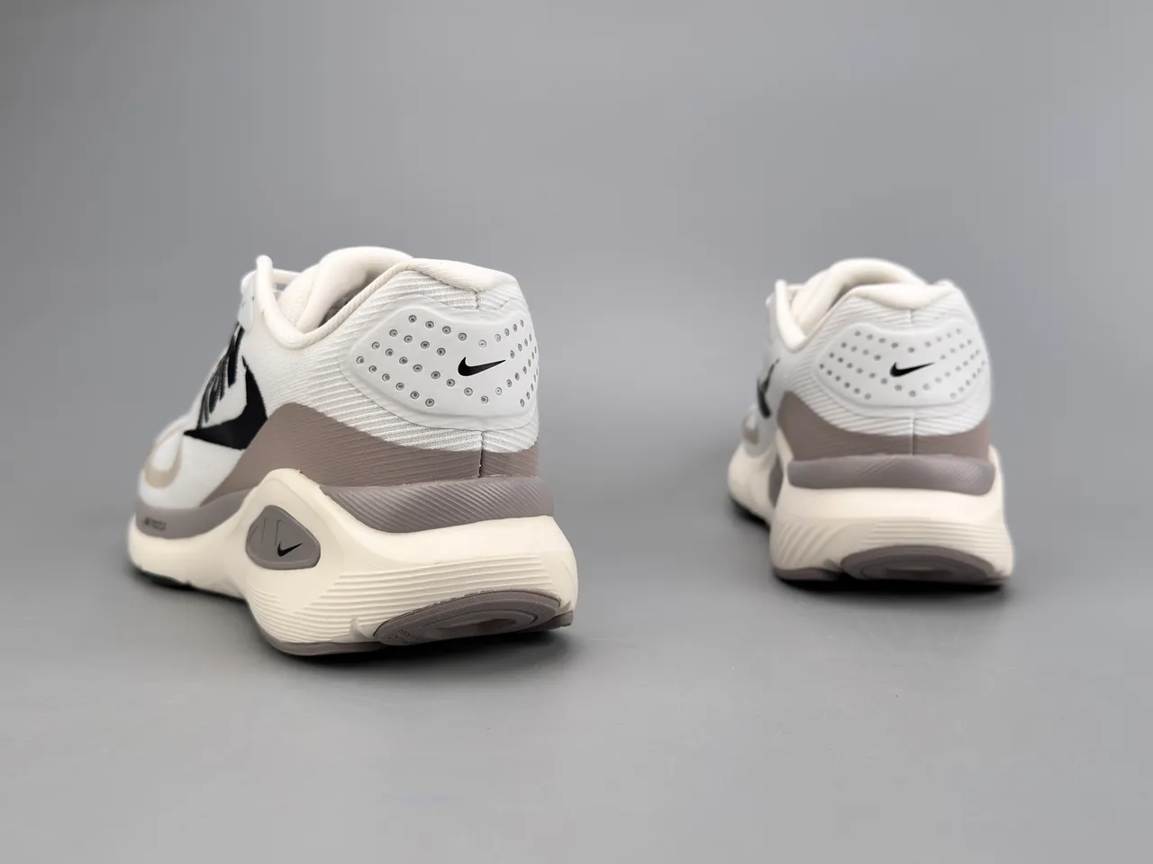 Nike White Gray Engineered Knit Upper Bold Black 'RUN' Graphic Running Shoes 6