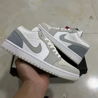 Nike أبيض رمادي منخفض مثقوب تو بوكس أسلوب الحياة رياضي