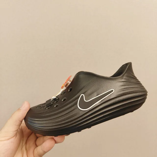 Nike zueco blanco gris espuma moldeada superior perforada 5