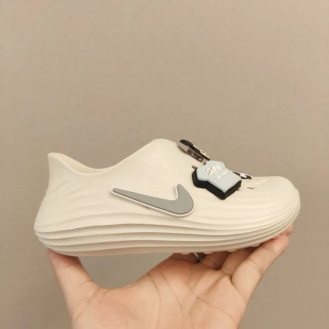 Nike zueco blanco gris espuma moldeada superior perforada 18